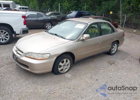 2000 Honda Accord 2.3 Se from USA, damaged, VIN 1HGCG5676YA055134